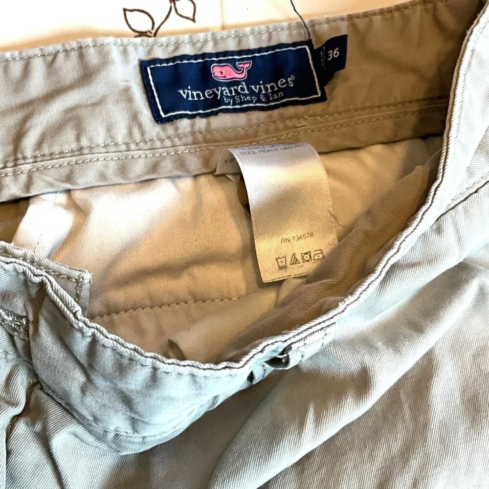 Vineyard Vines Khaki Men's‎ Shorts 36 Club Short